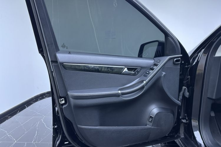 Used Mercedes-Benz R-Class 2017 R 320 4MATIC Business Edition Prestige Model
