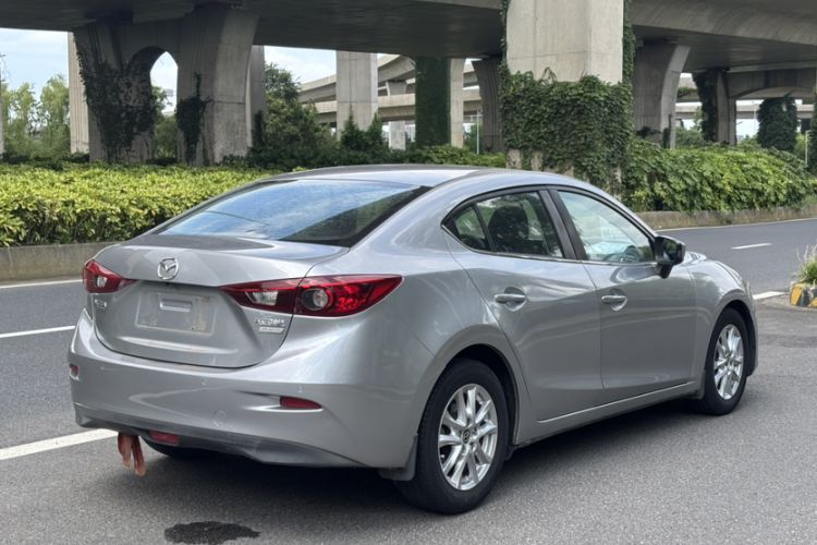 Used Mazda Mazda 3 Axela 2016 Sedan 1.5L Automatic Luxury Model
