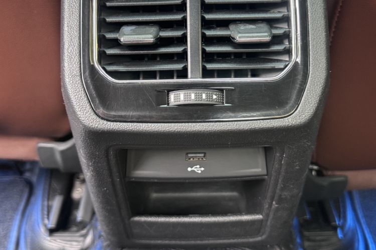 Used Volkswagen Lamando 2015 330TSI DSG Luxury Edition
