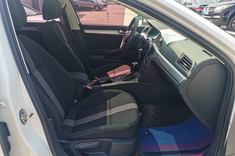 Used Volkswagen Lamando 2019 230TSI DSG Fashion Edition China VI
