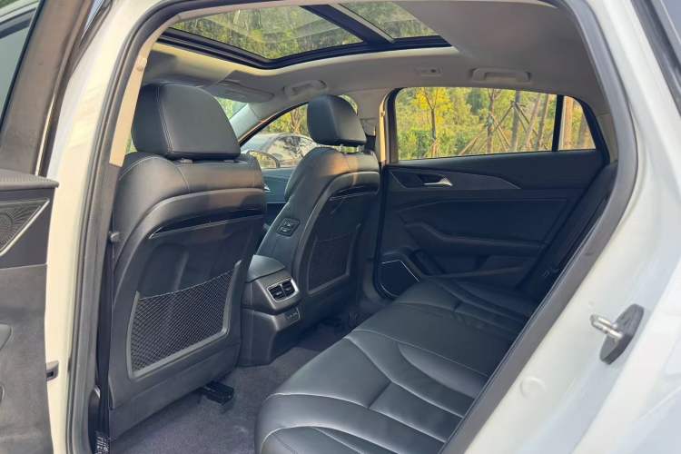 Used Hongqi H5 2022 Classic Model Facelift 1.8T Automatic Smart Connect Flagship Edition