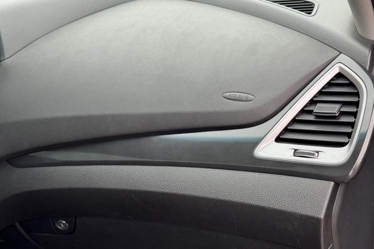 Used Hyundai Santa Fe 2015 2.0T Automatic Two-Wheel Drive Smart Version 5 Seats
