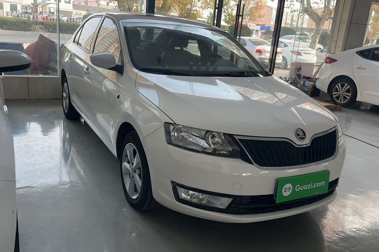 Used Skoda Rapid 2015 1.6L Automatic Smart Selection Model
