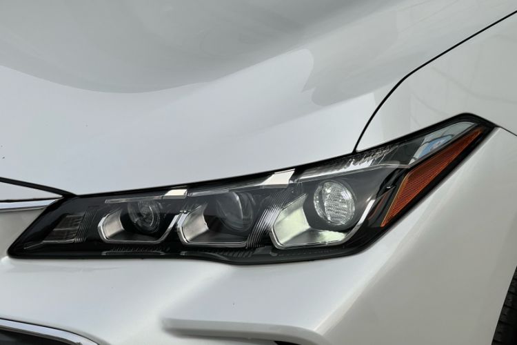 Used Toyota Avalon 2019 Dual-Engine 2.5L Luxury Edition China VI Standard