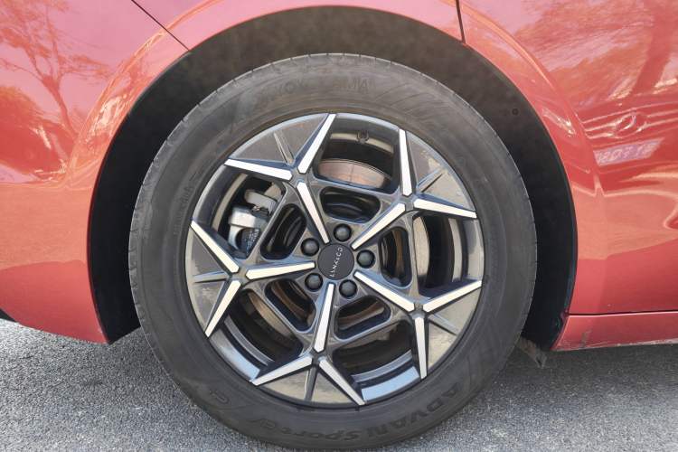 Used Lynk & Co Z10 2025 95 kWh 806 km Range Rear-Wheel Drive Advanced Driver-Assistance System Max
