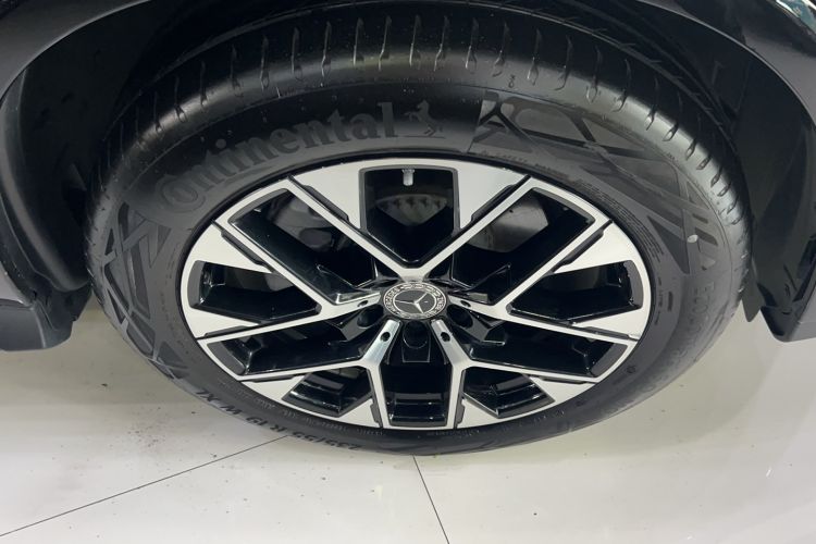 Used Mercedes-Benz GLC 2024 GLC 260 L 4MATIC Luxury Model 5 Seats
