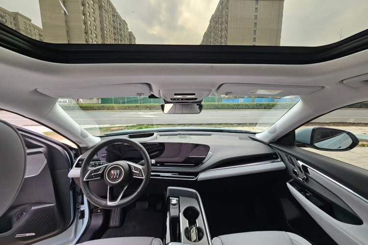 Used Buick E5 2023 Premium Long-Range Version
