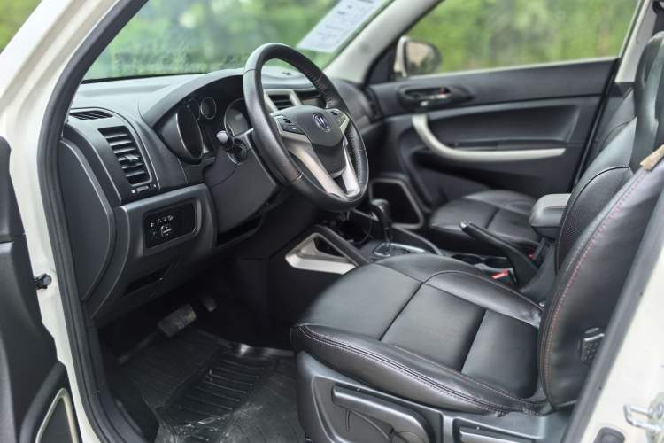 Used Changan CS35 2014 1.6L Automatic Luxury Navigation Model China IV Standard
