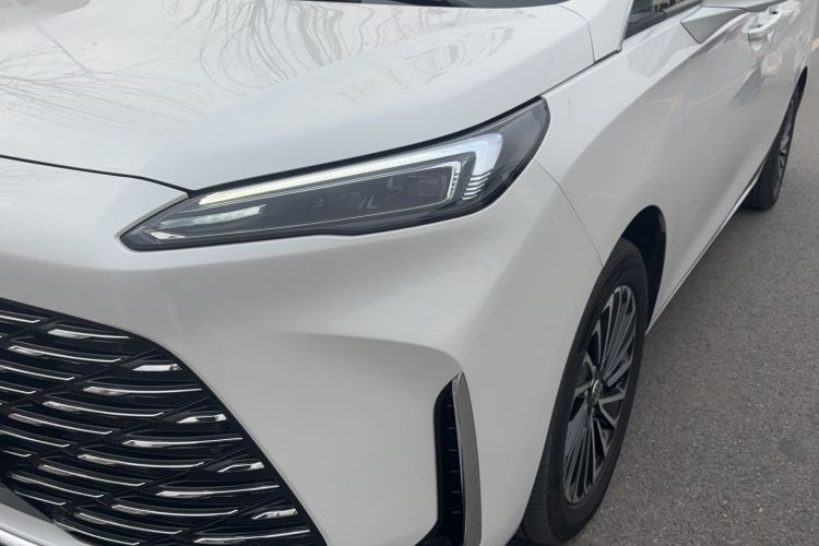 Used Buick GL8 New Energy 2025 Lu Shang Luxury Edition 7-Seater
