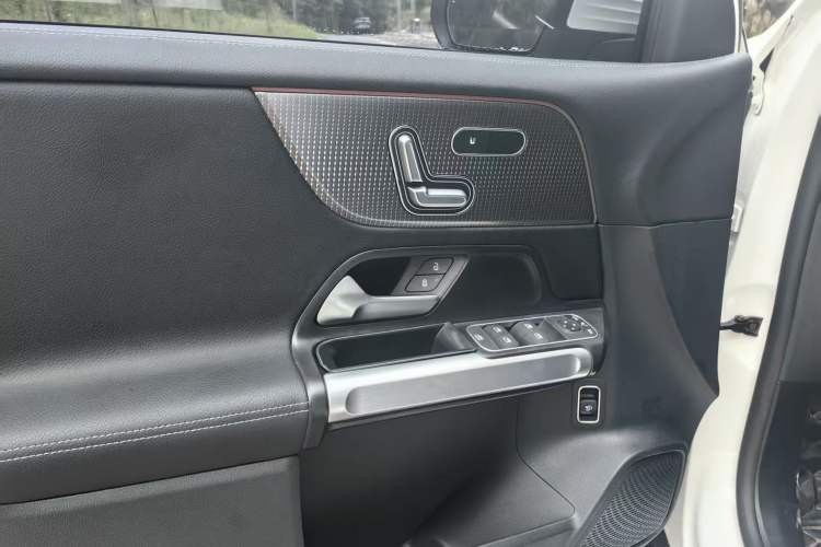 Used Mercedes-Benz GLB 2023 GLB 220 Fashion Model
