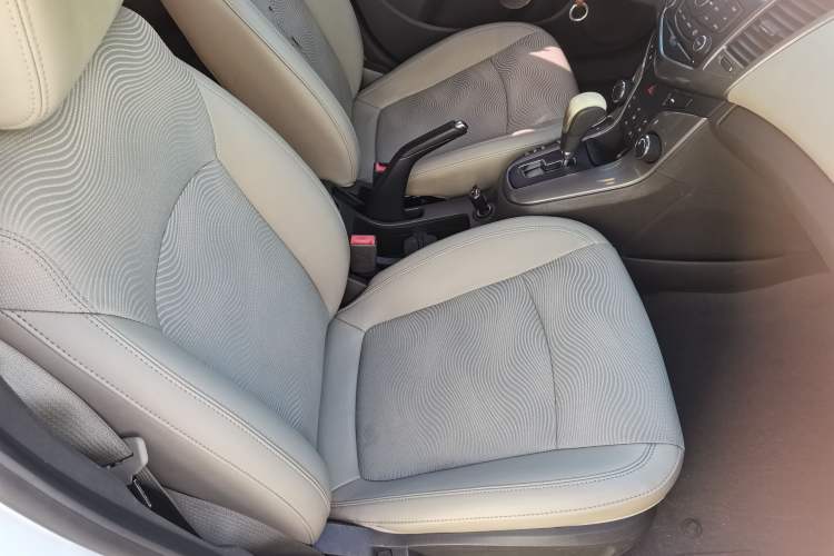 Used Chevrolet Cruze 2015 1.5L Classic SE AT
