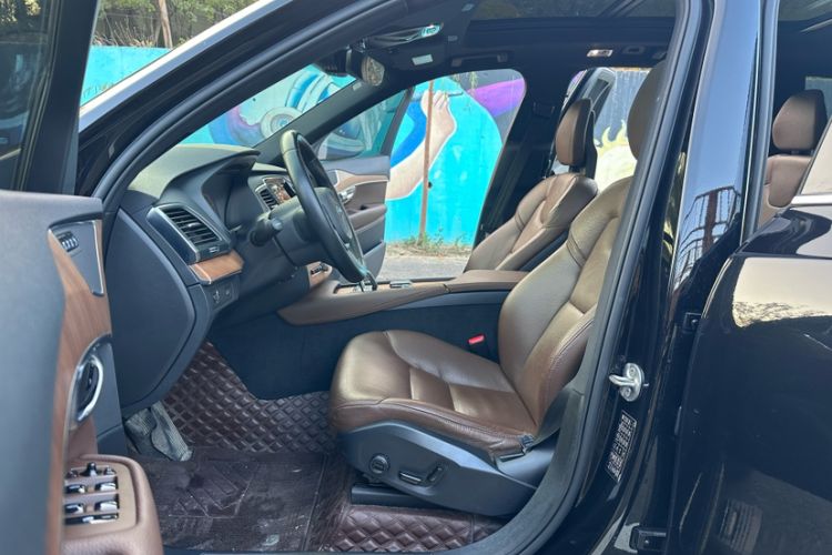 Used Volvo XC90 2022 B5 Smart Drive Luxury Edition 5 Seats
