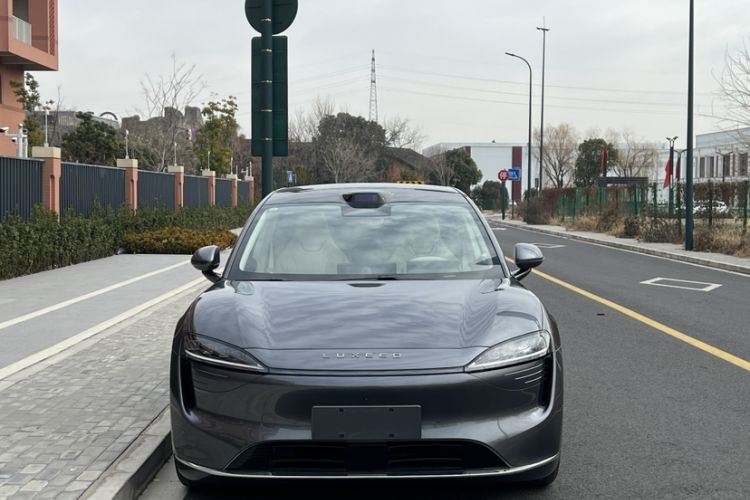 Used Hima Luxeed R7 2024 All-Electric 667 km Max
