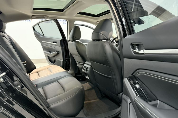 Used Nissan Teana 2024 2.0L SV Black Gold Edition
