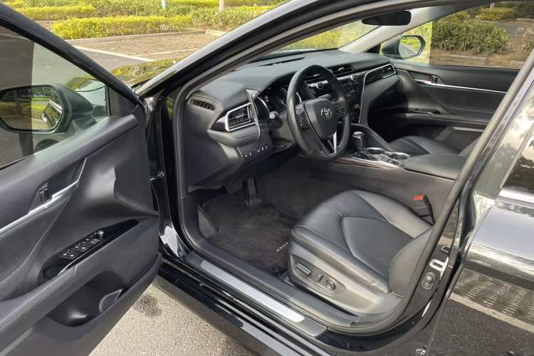 Used Toyota Camry 2019 2.0G Luxury Edition China VI Standard
