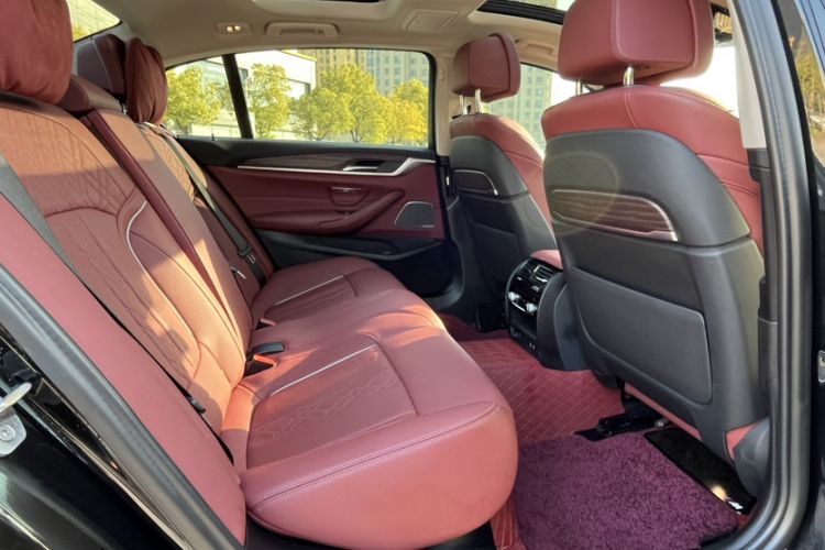 Used BMW 5 Series 2022 Second Facelift 530Li Luxury Edition Premium Package
