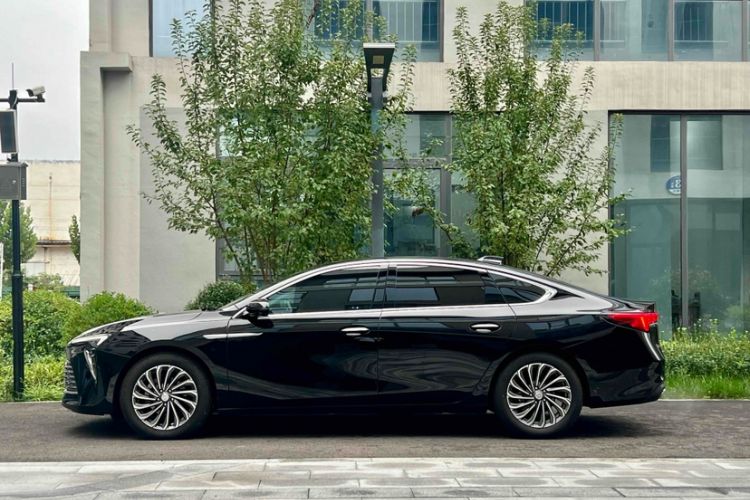 Used Buick LaCrosse 2023 28T Prestige Edition
