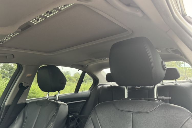 Used BMW 3 Series 2015 320Li Luxury Design Package
