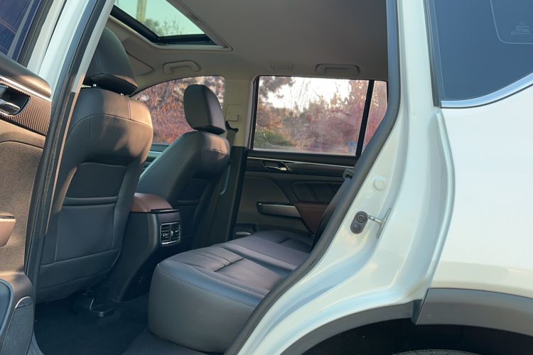 Used GAC Trumpchi GS7 2017 280T Two-Wheel Drive Luxury Model
