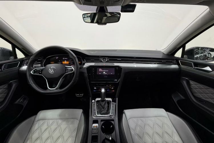 Used Volkswagen Magotan 2023 2 Million Units Limited Edition 330TSI DSG Leading Version