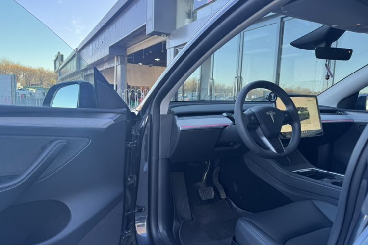 Used Tesla Model Y 2024 Rear-Wheel-Drive Version
