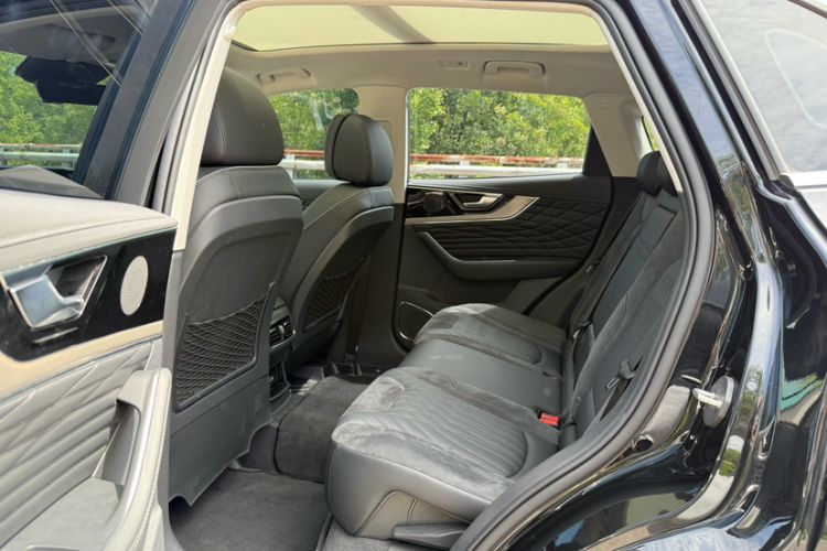 Used Hongqi HS5 2022 Revised Version 2.0T Smart Connect Flagship Edition
