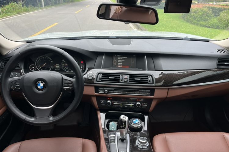 Used BMW 5 Series 2017 525Li Leading Model
