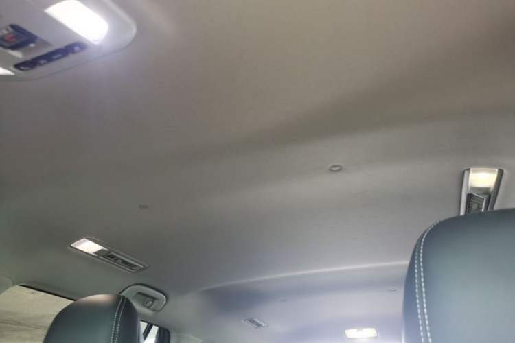 Used Toyota Highlander 2023 2.5L Smart Electric Hybrid Dual-Drive Elite Version 7 Seats
