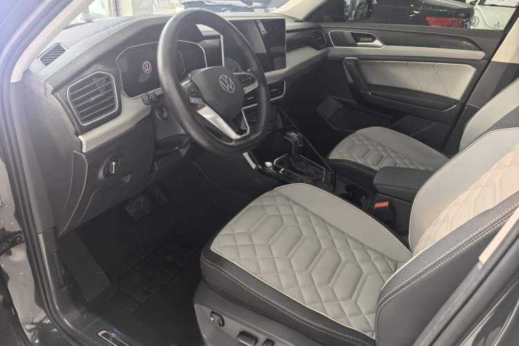 Used Volkswagen Tayron 2023 280TSI Two-Wheel-Drive Luxury Plus Advanced Version
