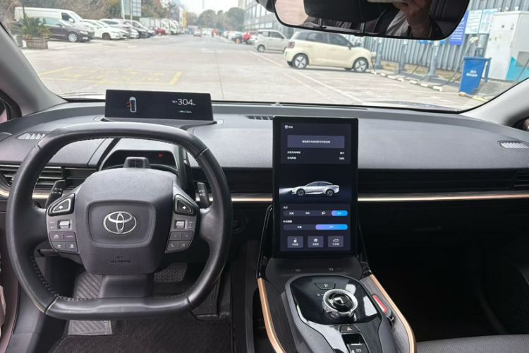 Used Toyota bZ3 2023 616 km Long-Range Premium
