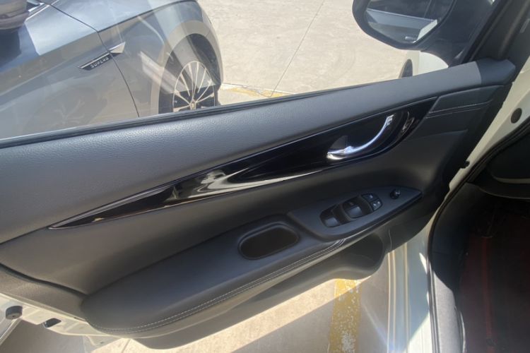 Used Nissan Tiida 2019 1.6L CVT Smart Drive Version China VI Standard
