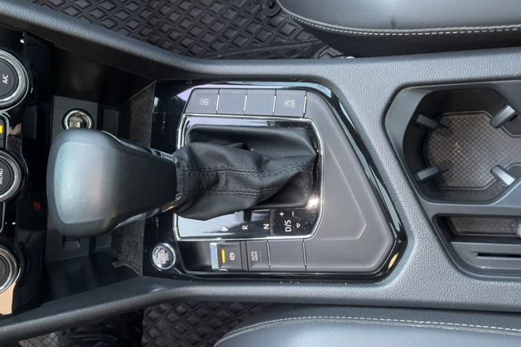 Used Volkswagen Tiguan L 2018 Facelift 330TSI Automatic Two-Wheel Drive Luxury Edition
