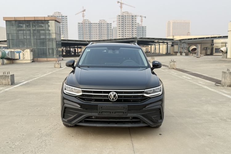 Used Volkswagen Tiguan L 2024 Outstanding Model 300TSI Automatic Two-Wheel Drive Longteng Edition
