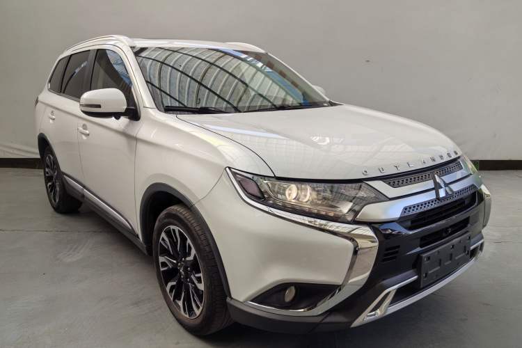 Used Mitsubishi Outlander 2019 2.0L Two-Wheel Drive Comfort Edition 5 Seats China VI Standard