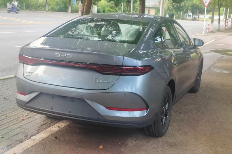 Used BYD Qin PLUS 2025 DM-i Smart Drive 55KM Leading Model
