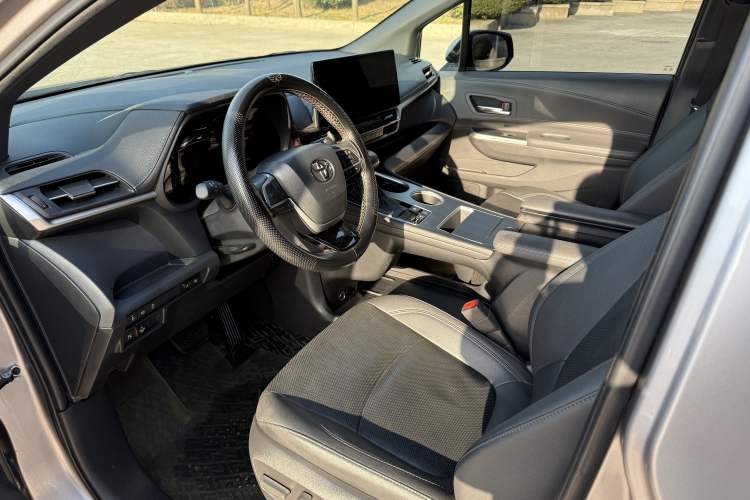 Used Toyota Sienna 2021 2.5L Hybrid Ultimate Edition
