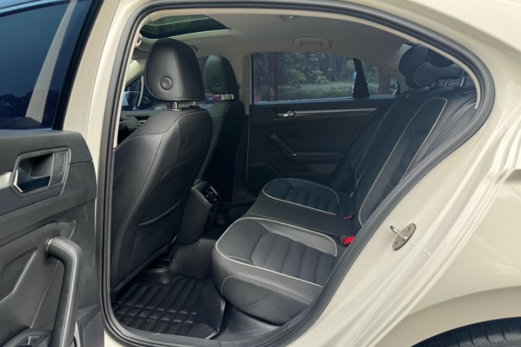 Used Volkswagen Lamando 2021 280TSI DSG Luxury Phantom Edition