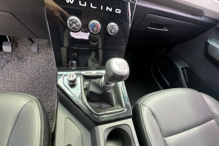 Used Wuling Hongguang PLUS 2020 1.5T Manual Commercial Vehicle 7 Seats
