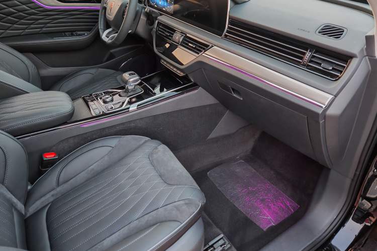 Used Hongqi HS5 2022 Revised Version 2.0T Smart Connect Flagship Edition
