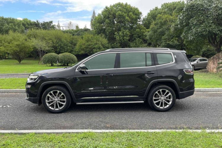 Used  Grand Commander 2018 2.0T Four-Wheel Drive Prestige Edition China V
