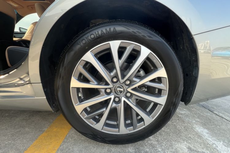 Used Lexus ES 2022 200 Excellence Edition
