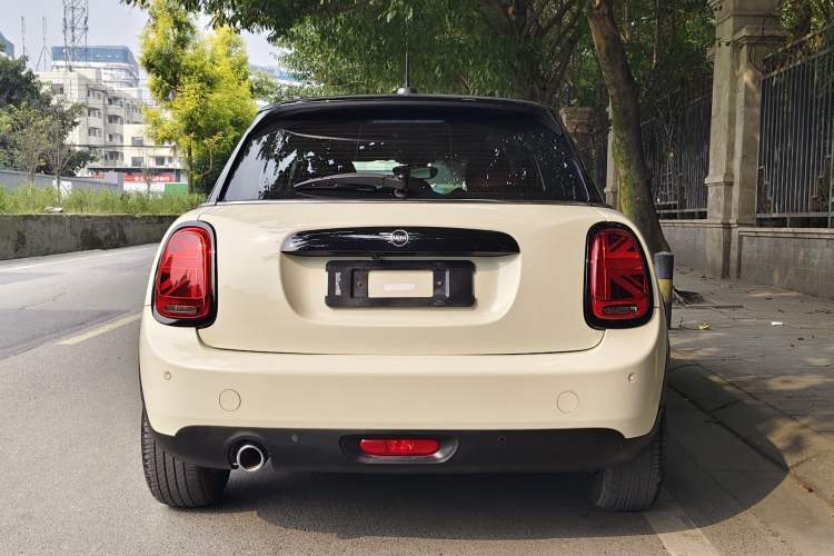 Used  MINI 2018 1.5T COOPER Classic Edition Five-Door Version
