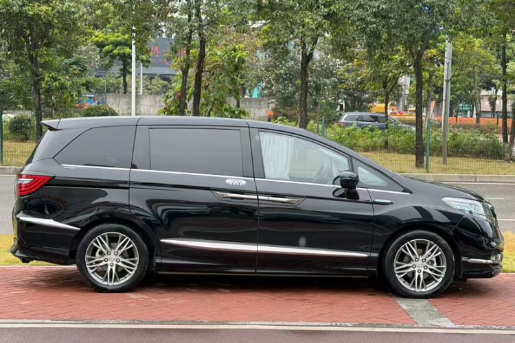 Used Honda Elysion 2019 2.0L Hybrid Supreme Edition
