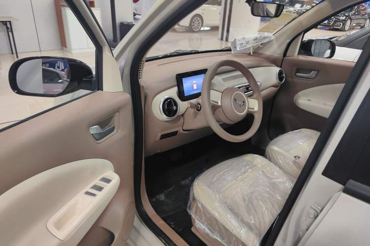 Used Wuling Hongguang MINIEV 2025 Four-Door Version Advanced Edition
