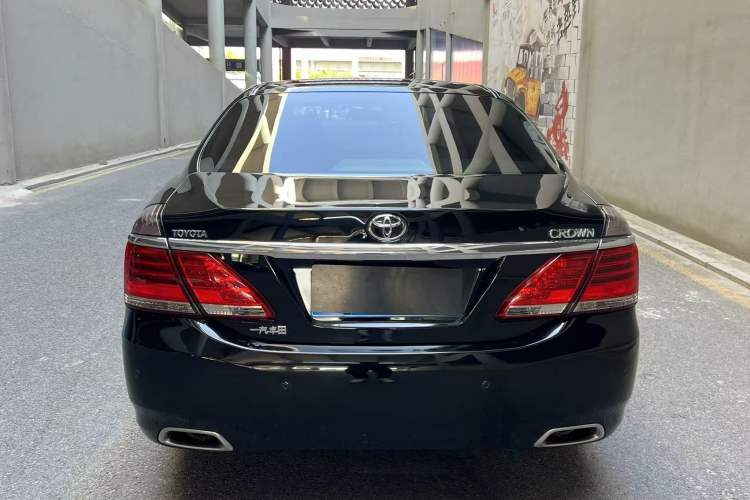 Used Toyota Crown 2012 2.5L Royal Leather Edition
