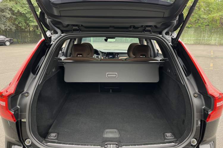 Used Volvo XC60 2023 B5 4x4 Smart Luxury Edition
