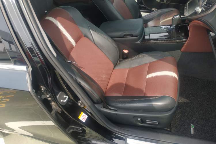 Used Toyota Crown 2017 2.0T Sport Edition
