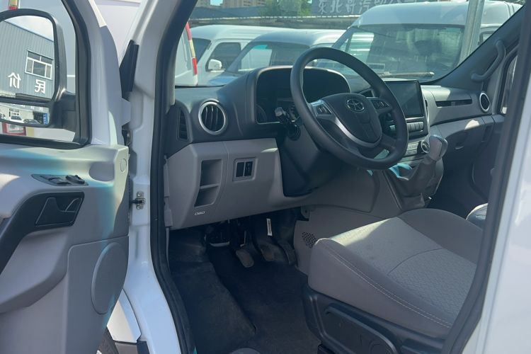 Used  Sunray 2021 2.0T 4-Series Star Express 6/7-Seater D20TCIF1
