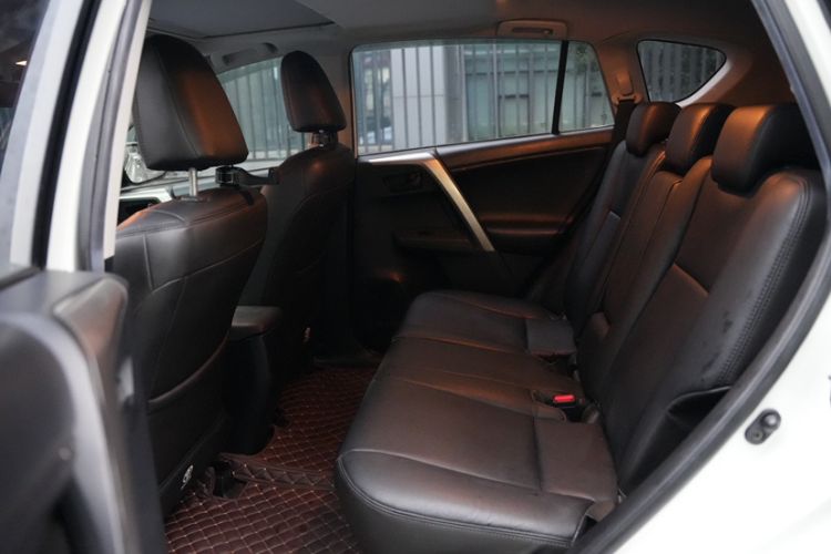 Used Toyota RAV4 2015 2.0L CVT Two-Wheel Drive Fashion Edition
