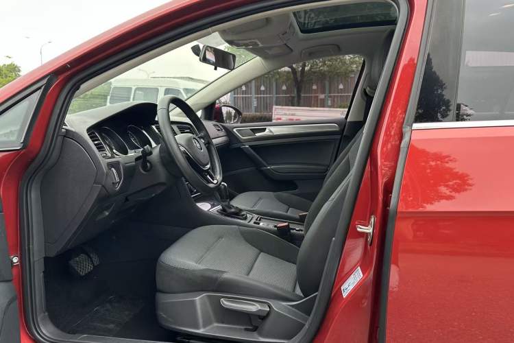 Used Volkswagen Golf 2018 1.6L Automatic Comfort Model
